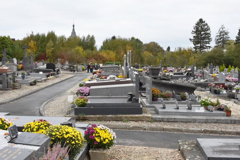 Fermeture cimetière le matin en Mars